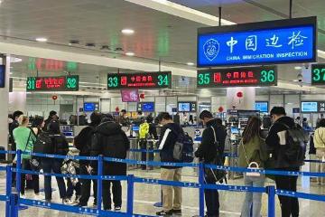 春节长假上海口岸出入境人数达79.7万人次 新加坡出境游热度攀升
