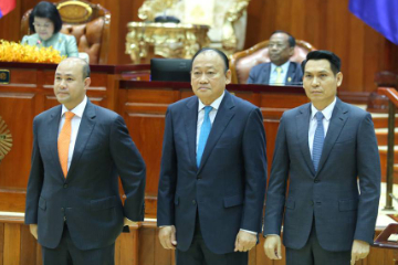 柬埔寨内阁扩容 洪森幼子洪玛尼出任柬埔寨副首相   