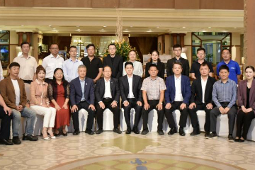 柬埔寨中国商会暹粒分会举行欢送中国驻暹粒领事事办主任刘志杰参赞离任座谈会