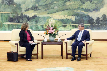 中国总理李强会见美国商会访华团