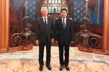 中国政府欧亚事务特别代表李辉同俄罗斯副外长加卢津举行会谈