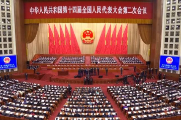 （中国两会速递）柬埔寨华商侨领：中国“两会” 将为华人华侨带来新机遇