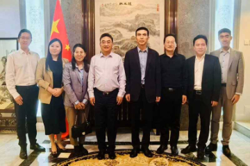 中国—东盟中心秘书长史忠俊会见中国驻文莱大使肖建国
