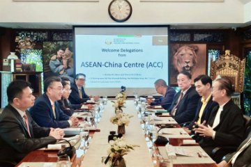 中国—东盟中心秘书长会见泰国工商媒体人士