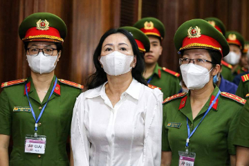 越南女首富涉巨额贪腐出庭受审，越媒：罪名若成立恐面临监禁甚至死刑