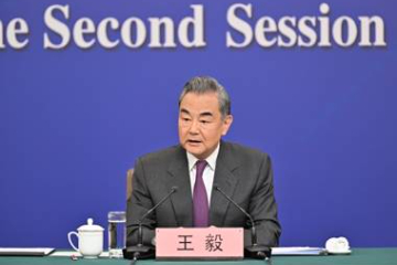 中国外长阐明南海问题立场：依法正当维权，据理反制挑衅