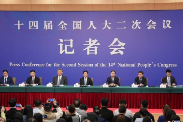 （中国两会速递）中国财长谈“过紧日子”：大钱大方、小钱小气