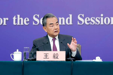 中国外长谈共建“一带一路”：推动各国共同发展的发动机、实现世界现代化的加速器