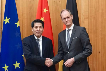 中国政府欧亚事务特别代表李辉同德国外交部国务秘书举行会谈